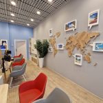 Wnętrze biura podróży TUI w Galerii Olimpia